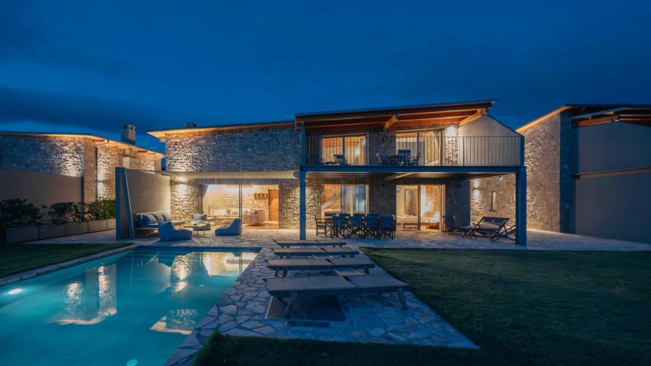 Real Life Homes Luxurious Seafront Villas Each With Their Own Private Pools Korakokhórion Exteriér fotografie
