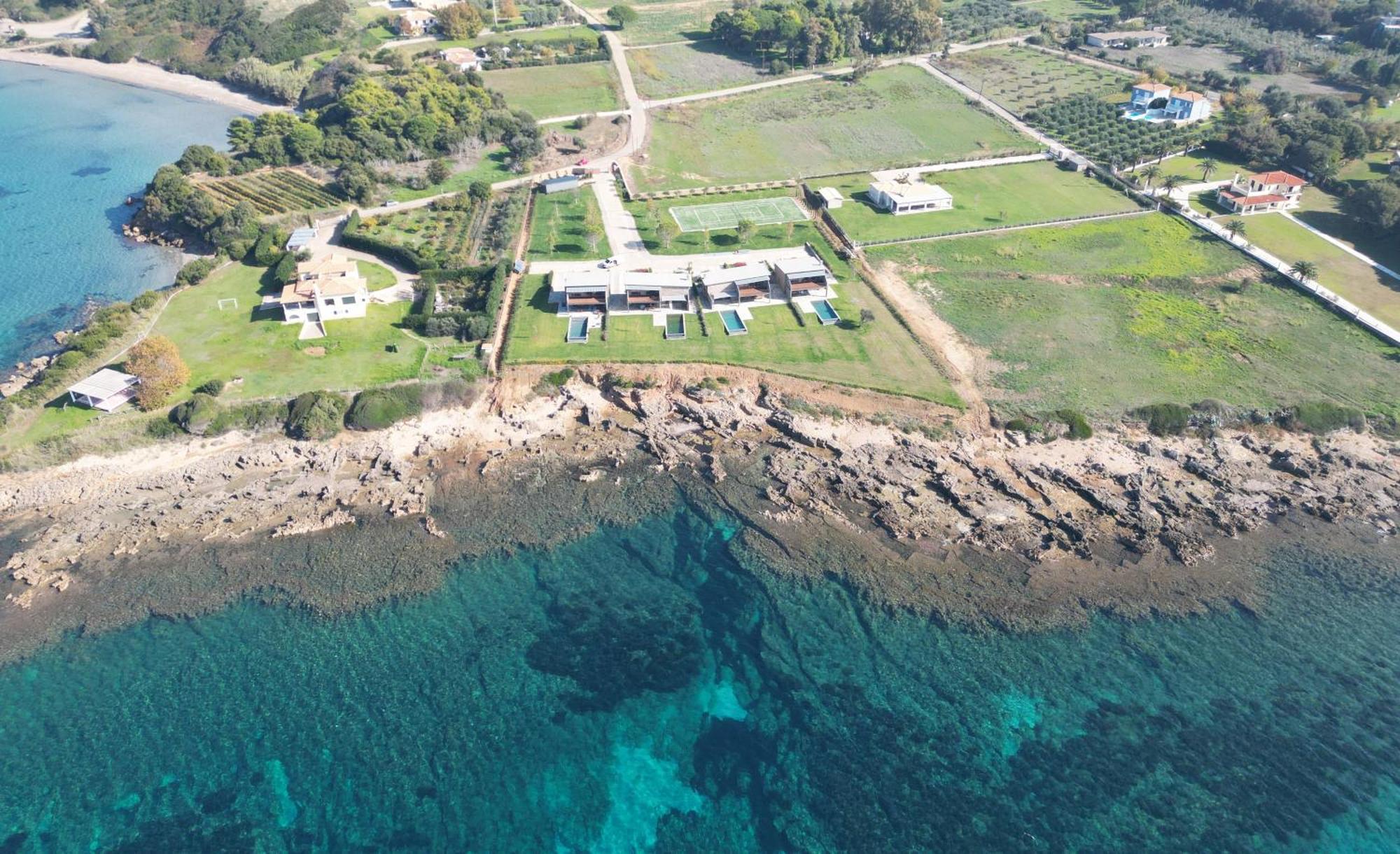 Real Life Homes Luxurious Seafront Villas Each With Their Own Private Pools Korakokhórion Exteriér fotografie