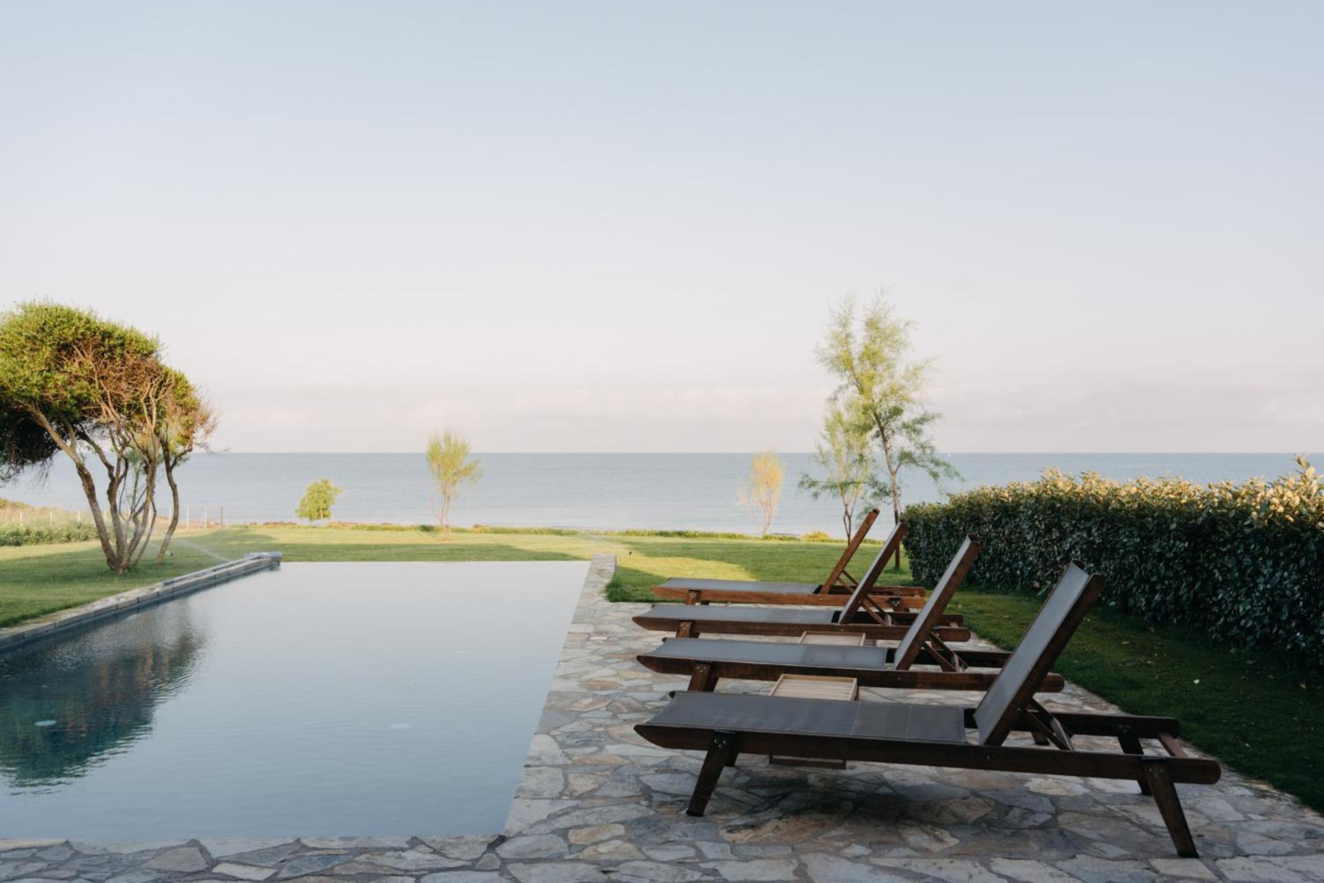 Real Life Homes Luxurious Seafront Villas Each With Their Own Private Pools Korakokhórion Exteriér fotografie