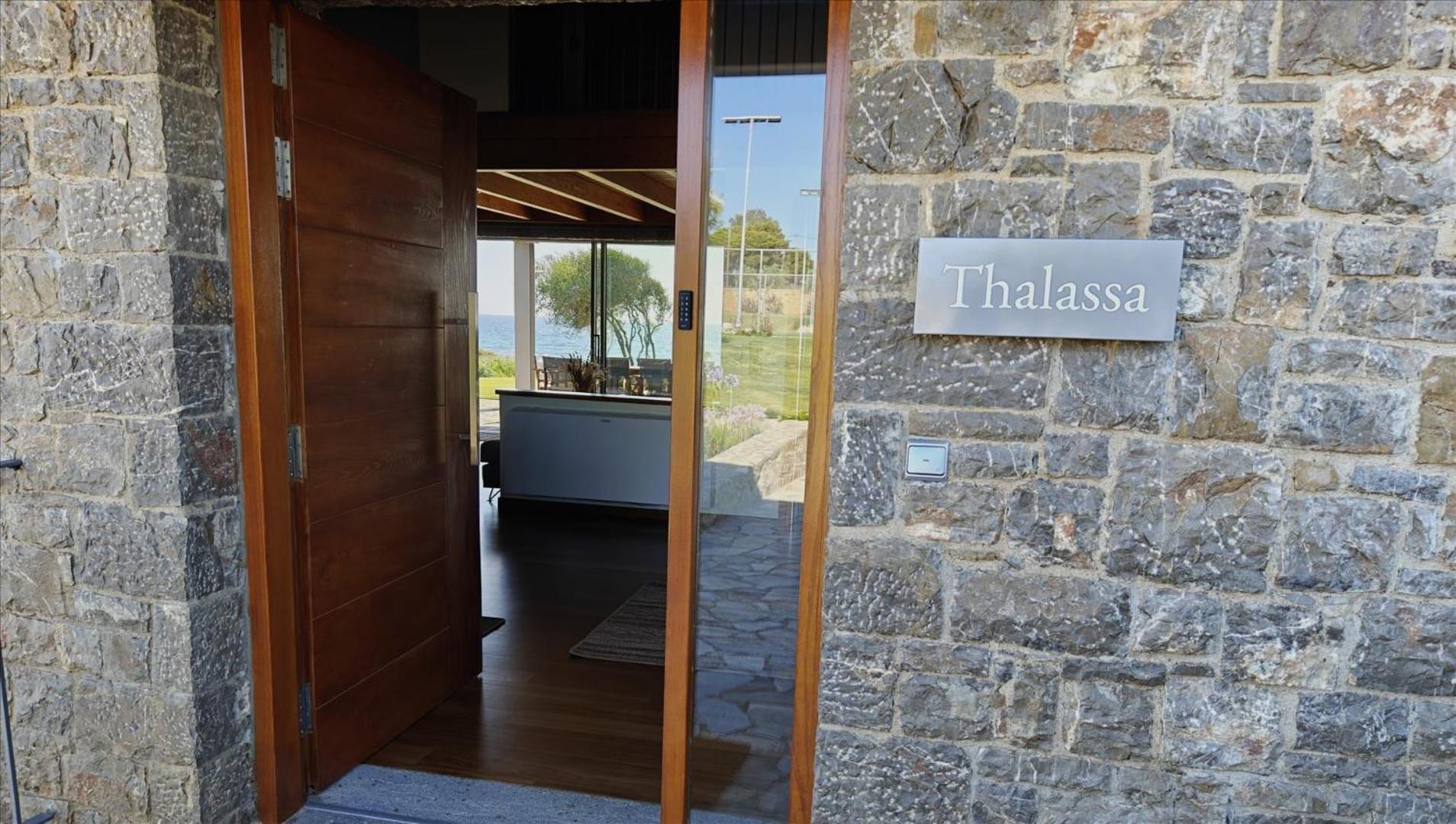 Real Life Homes Luxurious Seafront Villas Each With Their Own Private Pools Korakokhórion Exteriér fotografie