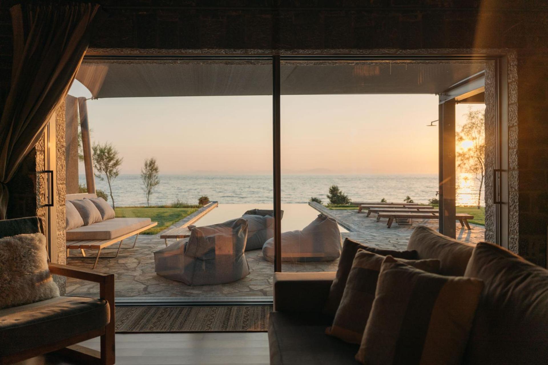 Real Life Homes Luxurious Seafront Villas Each With Their Own Private Pools Korakokhórion Exteriér fotografie
