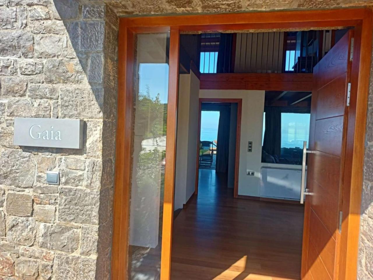 Real Life Homes Luxurious Seafront Villas Each With Their Own Private Pools Korakokhórion Exteriér fotografie