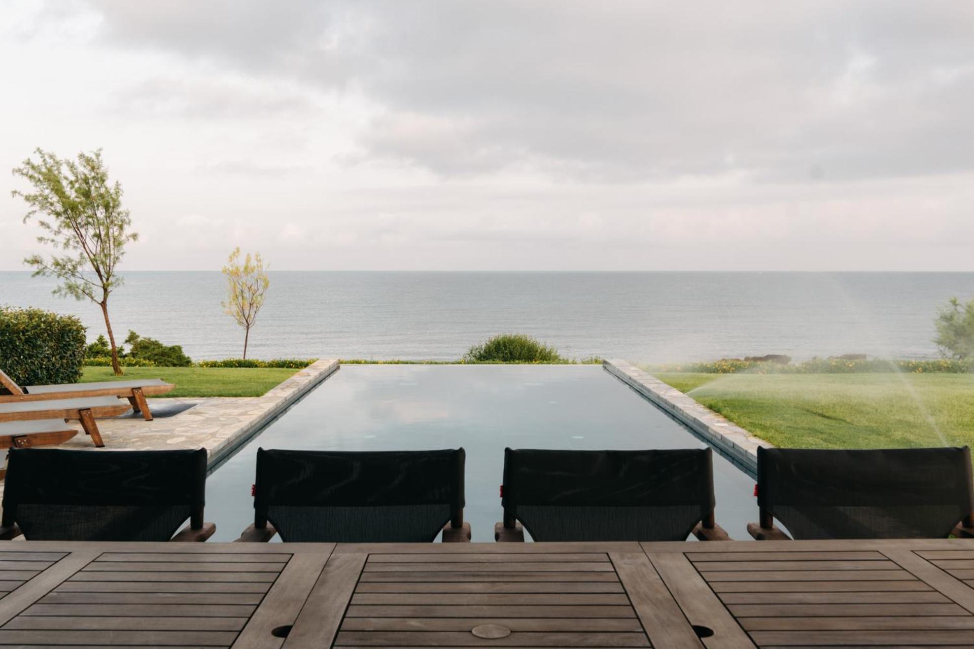 Real Life Homes Luxurious Seafront Villas Each With Their Own Private Pools Korakokhórion Exteriér fotografie